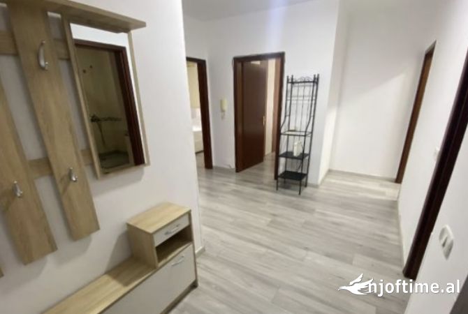 Shtepi me qera Apartament ne Tirane, 4+1, Mobilimi E mobiluar, Pagesa 1,500  Euro.