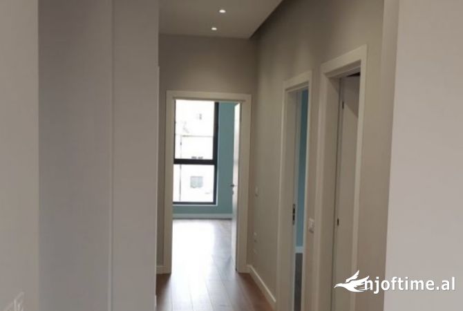 Shtepi me qera Apartament ne Tirane, 2+1, Mobilimi Bosh, pa mobiluar, Pagesa 1,000  Euro.