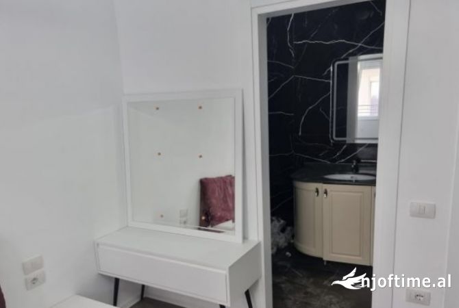 Shtepi me qera Apartament ne Tirane, 2+1, Mobilimi E mobiluar, Pagesa 600  Euro.