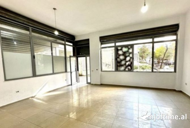 Ambient biznesi ne shitje 1+1 ne Tirane - 59,000 Euro
