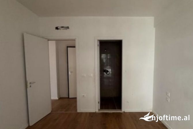 Ambient biznesi me qera 1+1 ne Tirane - 500 Euro