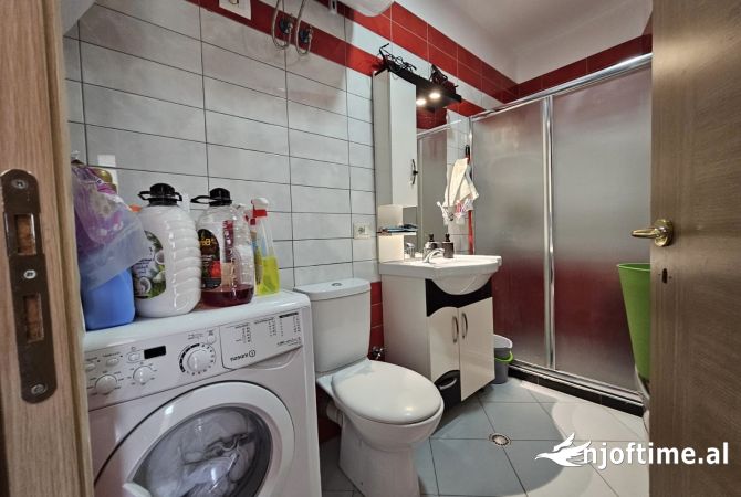 Shtepi me qera Apartament ne Tirane, 1+1, Mobilimi E mobiluar, Pagesa 380  Euro.