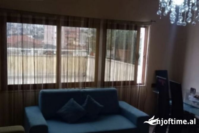 Shtepi me qera Apartament ne Tirane, 4+1, Mobilimi E mobiluar, Pagesa 38,000  Leke.