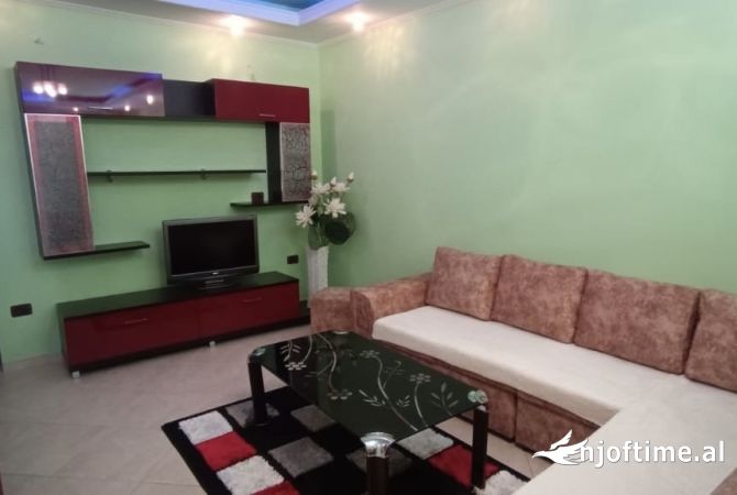 Shtepi me qera 1+1 ne Tirane - 300 Euro