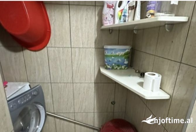 Shtepi ne shitje Apartament ne Tirane, 1+1, Mobilimi E mobiluar, Pagesa 105,000  Euro.