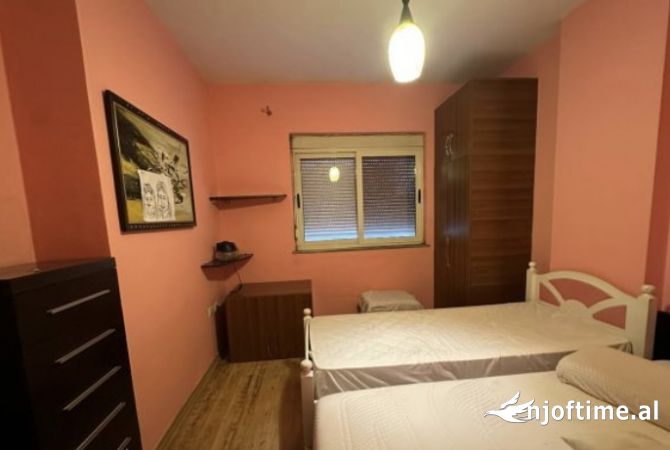 Shtepi ne shitje Apartament ne Tirane, 1+1, Mobilimi E mobiluar, Pagesa 105,000  Euro.