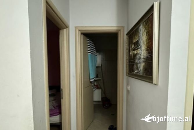 Shtepi ne shitje Apartament ne Tirane, 1+1, Mobilimi E mobiluar, Pagesa 105,000  Euro.