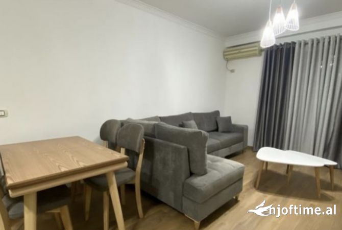 Shtepi me qera Apartament ne Tirane, 1+1, Mobilimi E mobiluar, Pagesa 550  Euro.