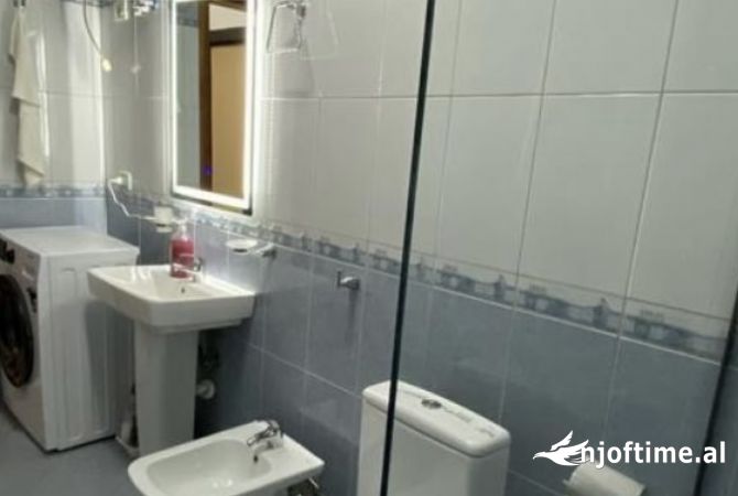 Shtepi me qera Apartament ne Tirane, 1+1, Mobilimi E mobiluar, Pagesa 550  Euro.