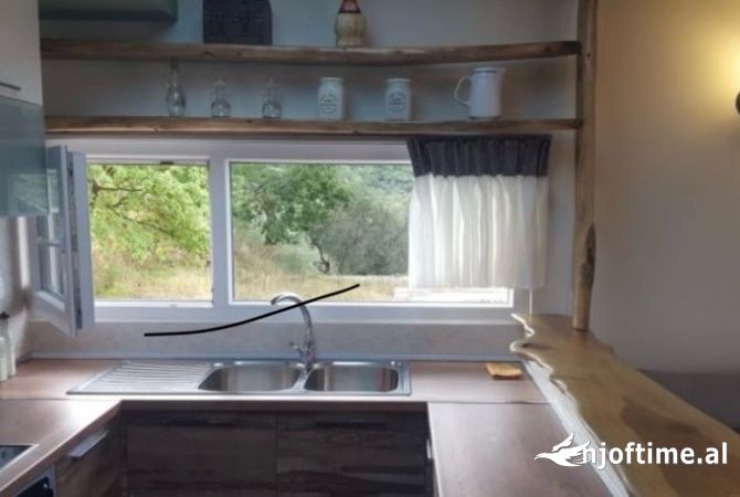 Shtepi me qera 2+1 ne Tirane - 680 Euro