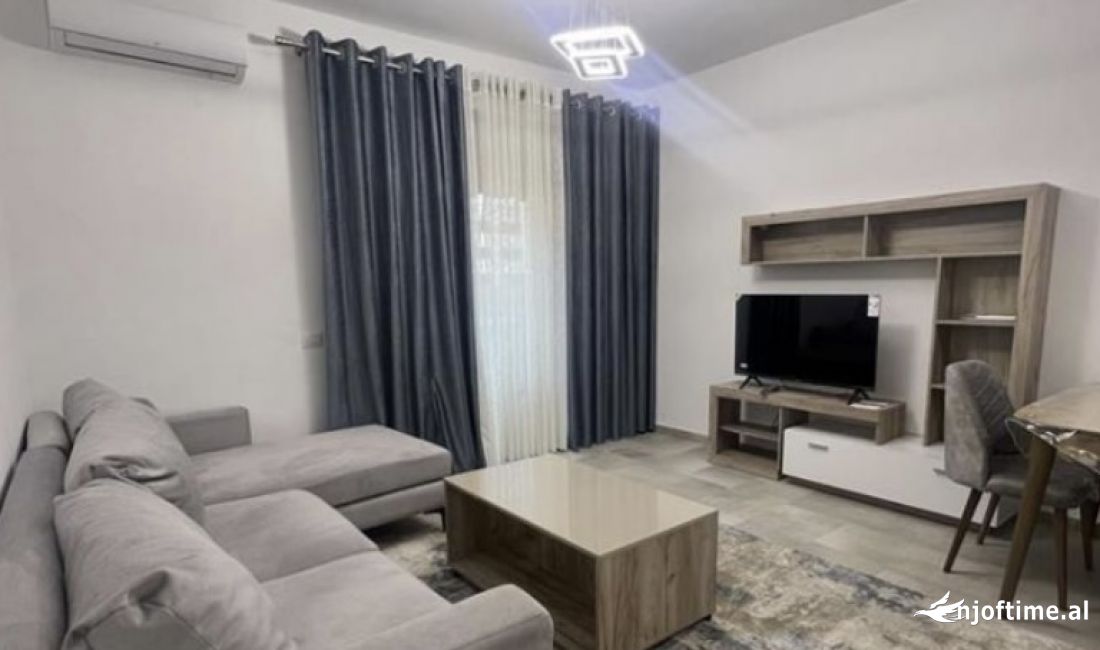 Shtepi me qera Apartament ne Tirane, 2+1, Mobilimi E mobiluar, Pagesa 700  Euro.