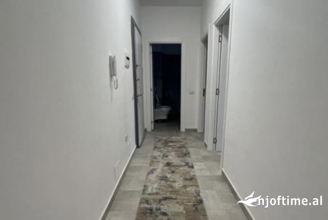 Shtepi me qera Apartament ne Tirane, 2+1, Mobilimi E mobiluar, Pagesa 700  Euro.