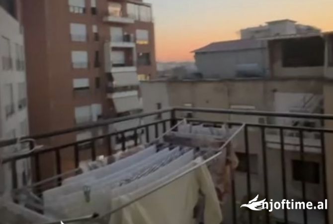 Shtepi ne shitje Apartament ne Tirane, 2+1, Mobilimi E mobiluar, Pagesa 175,000  Euro.