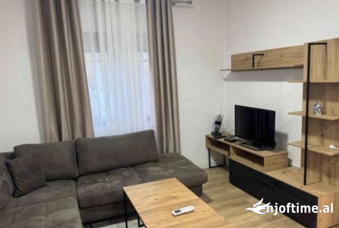 Shtepi me qera 1+1 ne Tirane - 400 Euro