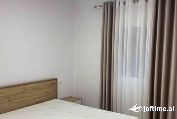 Shtepi me qera Apartament ne Tirane, 1+1, Mobilimi E mobiluar, Pagesa 400  Euro.