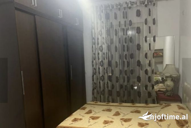 Shtepi me qera Apartament ne Tirane, 1+1, Mobilimi E mobiluar, Pagesa 400  Euro.