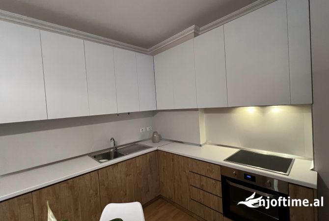 Shtepi me qera Apartament ne Tirane, 2+1, Mobilimi E mobiluar, Pagesa 80,000  Leke.