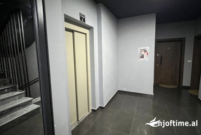 Shtepi me qera Apartament ne Tirane, 2+1, Mobilimi E mobiluar, Pagesa 80,000  Leke.