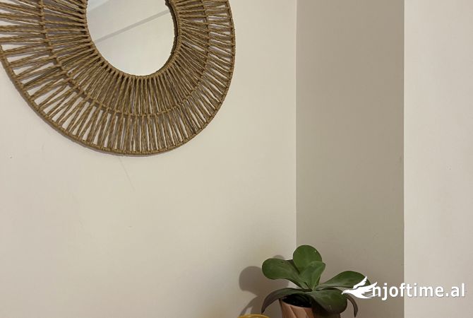 Shtepi me qera Apartament ne Tirane, 2+1, Mobilimi E mobiluar, Pagesa 80,000  Leke.