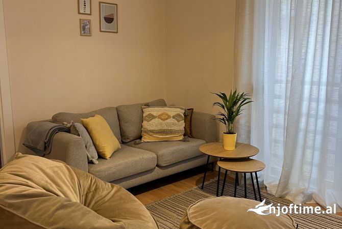 Shtepi me qera 2+1 ne Tirane - 80,000 Leke