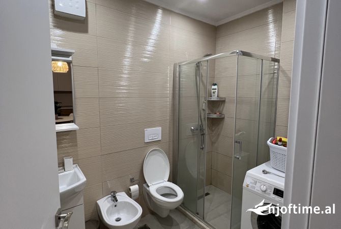 Shtepi me qera Apartament ne Tirane, 2+1, Mobilimi E mobiluar, Pagesa 80,000  Leke.