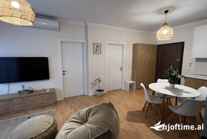 Shtepi me qera Apartament ne Tirane, 2+1, Mobilimi E mobiluar, Pagesa 80,000  Leke.