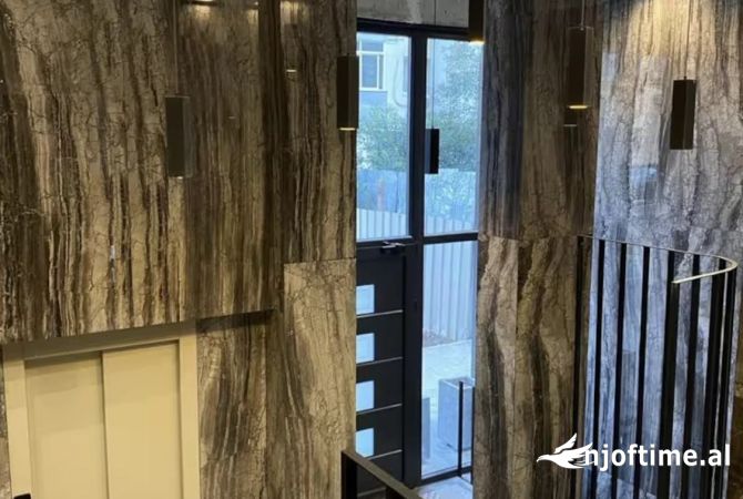 Shtepi me qera Apartament ne Tirane, 2+1, Mobilimi E mobiluar, Pagesa 80,000  Leke.