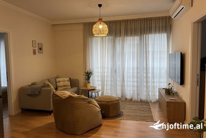 Shtepi me qera 2+1 ne Tirane - 80,000 Leke