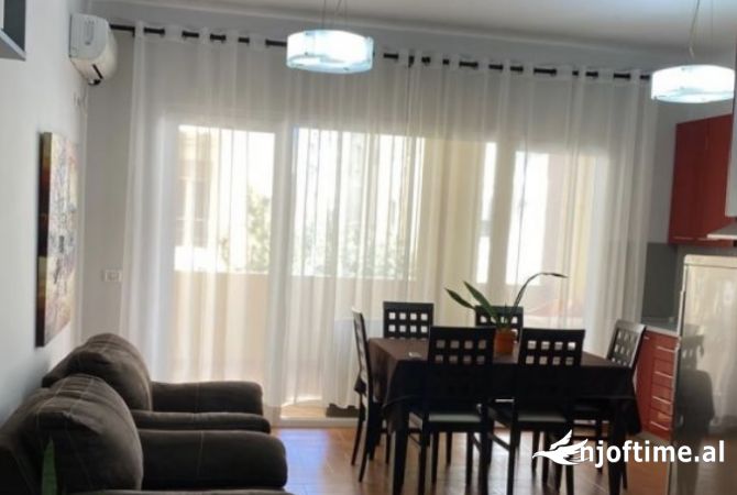 Shtepi me qera 2+1 ne Tirane - 700 Euro