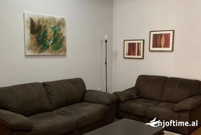 Shtepi me qera 2+1 ne Tirane - 700 Euro