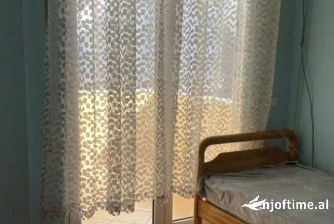 Shtepi me qera Apartament ne Tirane, 2+1, Mobilimi E mobiluar, Pagesa 700  Euro.
