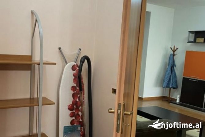 Shtepi me qera Apartament ne Tirane, 2+1, Mobilimi E mobiluar, Pagesa 700  Euro.