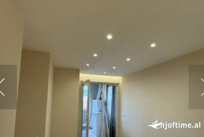 Shtepi ne shitje Apartament ne Tirane, 2+1, Mobilimi Bosh, pa mobiluar, Pagesa 165,000  Euro.