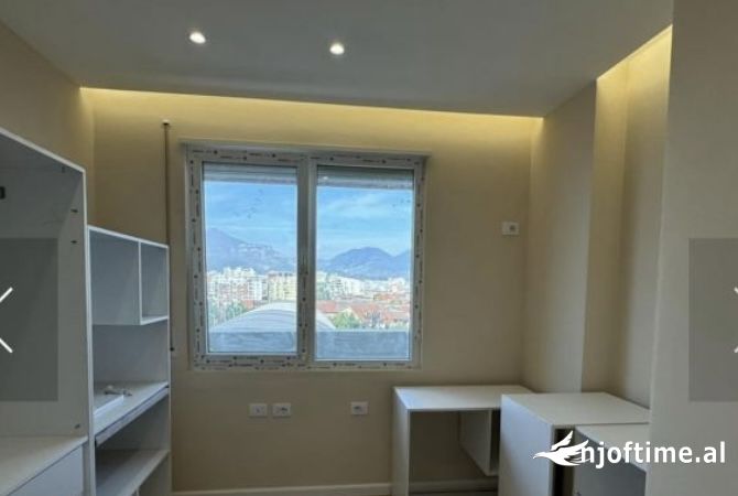 Shtepi ne shitje Apartament ne Tirane, 2+1, Mobilimi Bosh, pa mobiluar, Pagesa 165,000  Euro.
