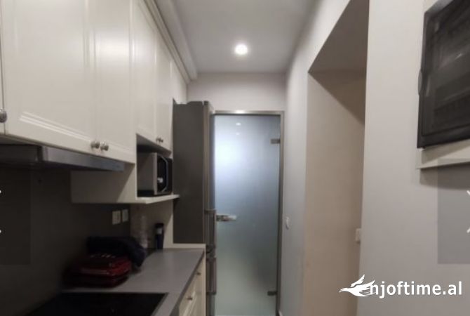Shtepi me qera 2+1 ne Tirane - 800 Euro