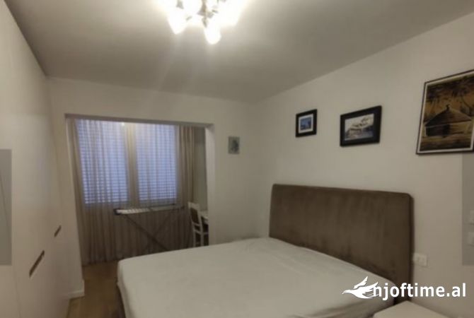 Shtepi me qera Apartament ne Tirane, 2+1, Mobilimi E mobiluar, Pagesa 800  Euro.