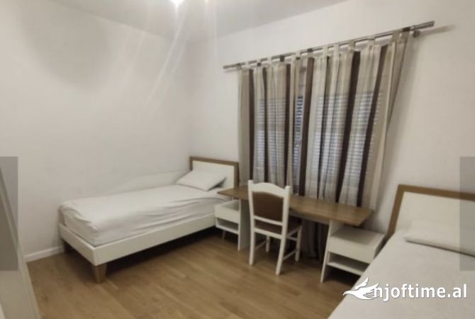 Shtepi me qera Apartament ne Tirane, 2+1, Mobilimi E mobiluar, Pagesa 800  Euro.