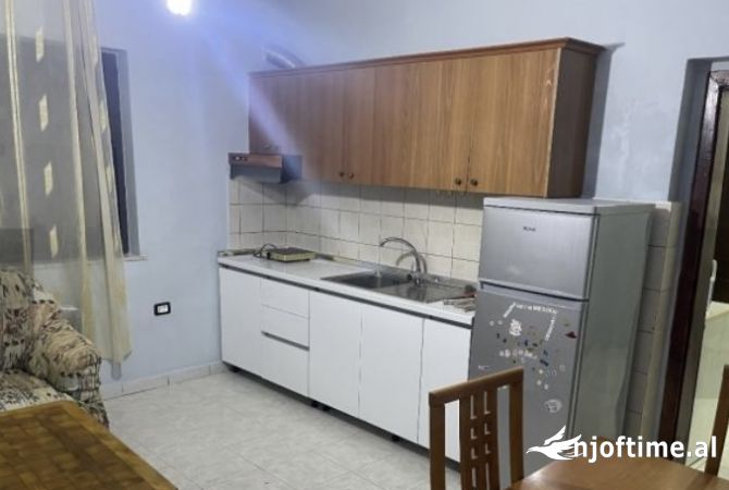 Shtepi me qera 1+1 ne Tirane - 38,000 Leke