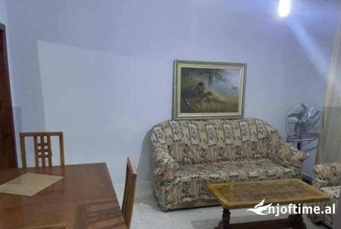 Shtepi me qera 1+1 ne Tirane - 38,000 Leke