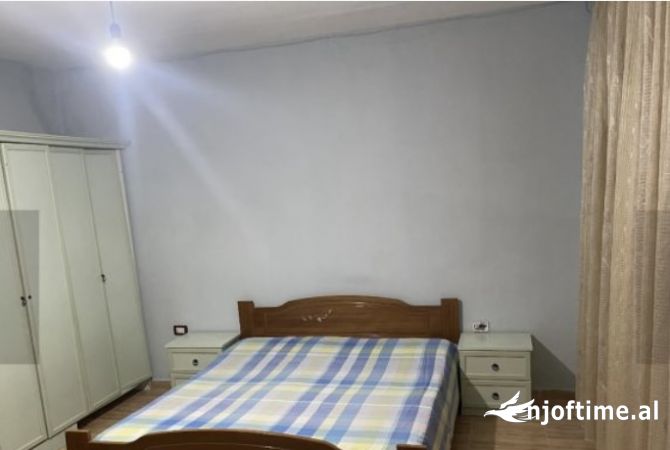 Shtepi me qera Apartament ne Tirane, 1+1, Mobilimi E mobiluar, Pagesa 38,000  Leke.