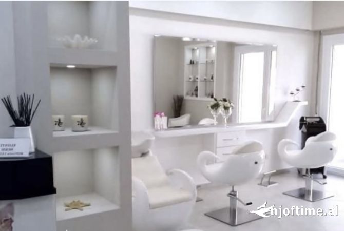 Ambient biznesi me qera 1+1 ne Tirane - 50,000 Leke