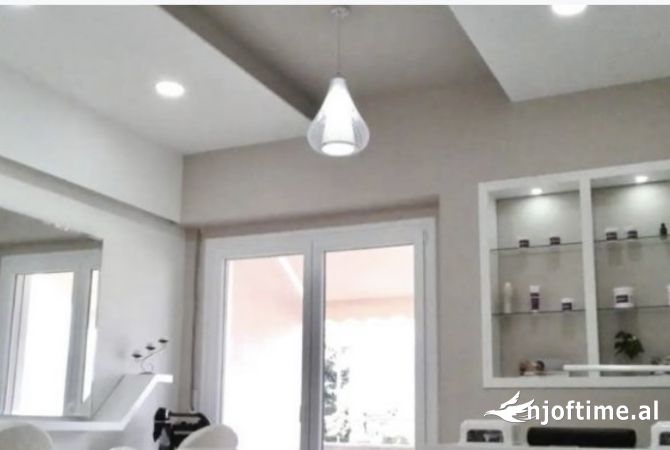 Ambient biznesi me qera 1+1 ne Tirane - 50,000 Leke