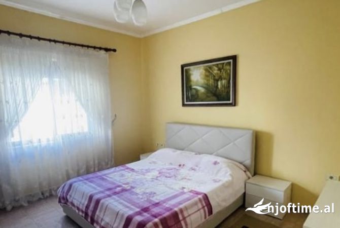 Shtepi me qera 2+1 ne Tirane - 55,000 Leke