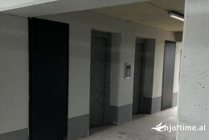 Ambient biznesi ne shitje 4+1 ne Tirane - 42,000 Euro