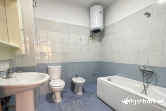 Shtepi me qera Apartament ne Tirane, 2+1, Mobilimi E mobiluar, Pagesa 550  Euro.