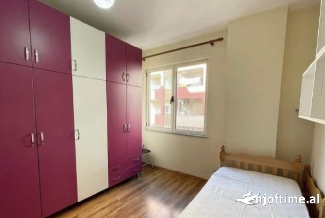 Shtepi me qera 2+1 ne Tirane - 550 Euro