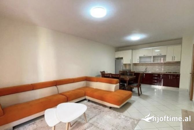 Shtepi me qera 2+1 ne Tirane - 550 Euro