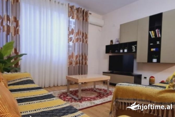 Shtepi me qera Apartament ne Tirane, 1+1, Mobilimi E mobiluar, Pagesa 600  Euro.