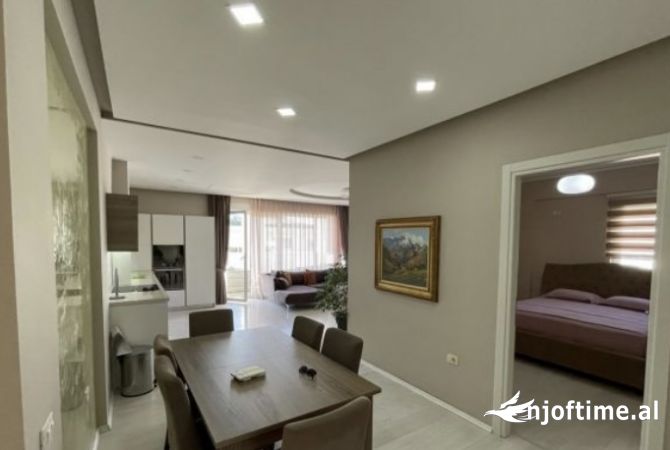 Shtepi me qera 3+1 ne Tirane - 1,500 Euro