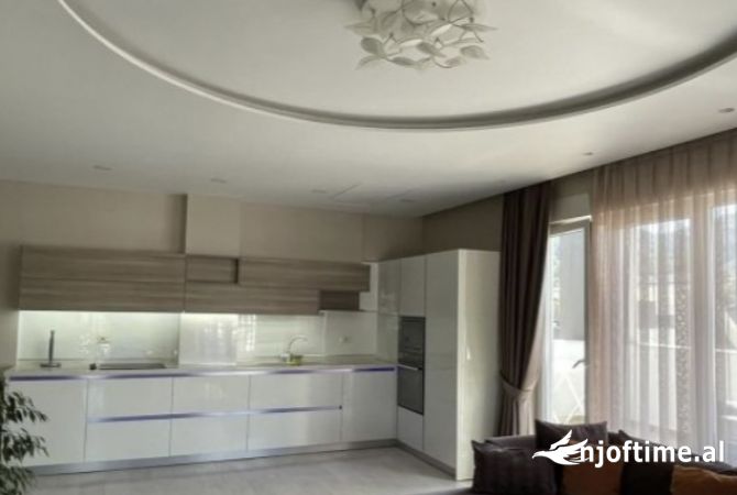 Shtepi me qera Apartament ne Tirane, 3+1, Mobilimi E mobiluar, Pagesa 1,500  Euro.
